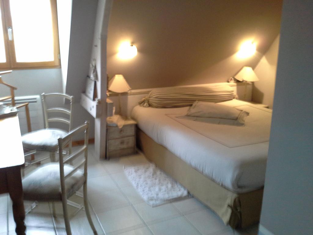 Chambres D'Hotes Au Temps Des Cerises Jumieges Bagian luar foto