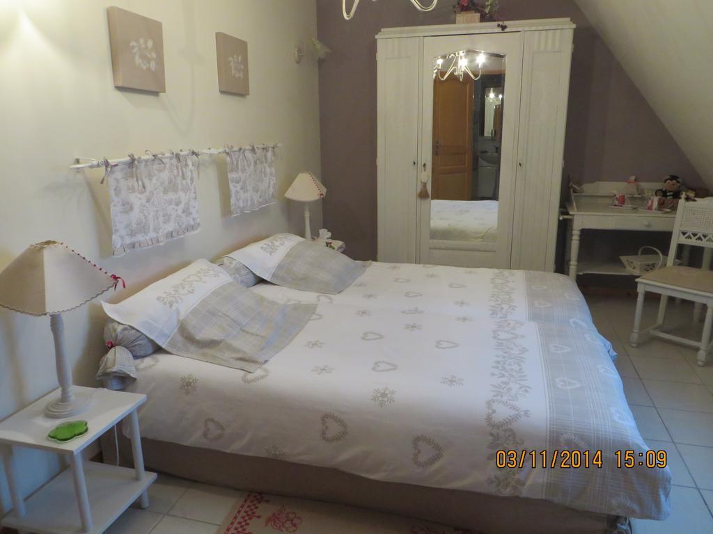 Chambres D'Hotes Au Temps Des Cerises Jumieges Ruang foto