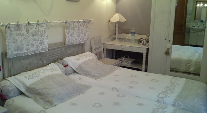 Chambres D'Hotes Au Temps Des Cerises Jumieges Ruang foto
